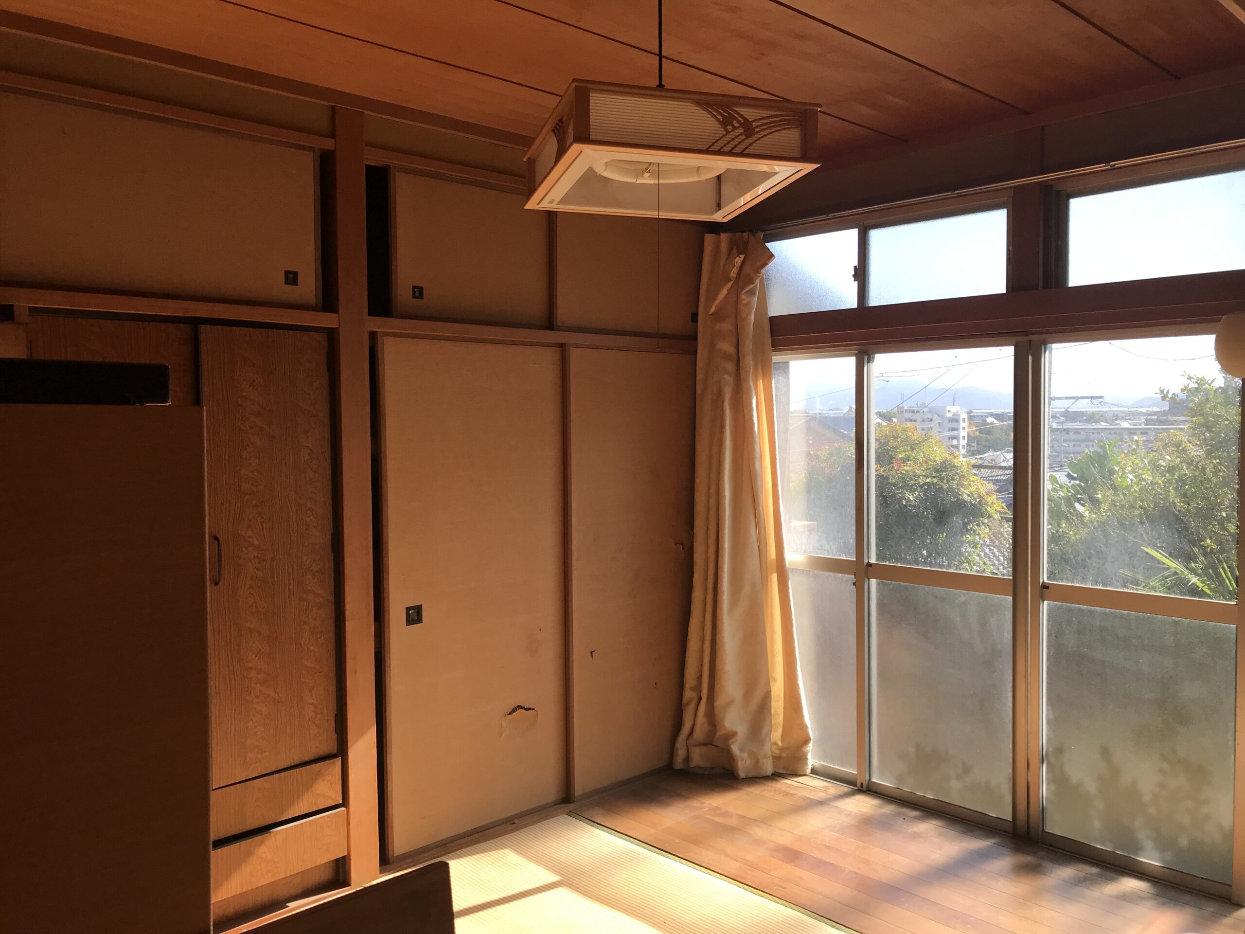 南区の景色を一望できる高台に佇む一軒家