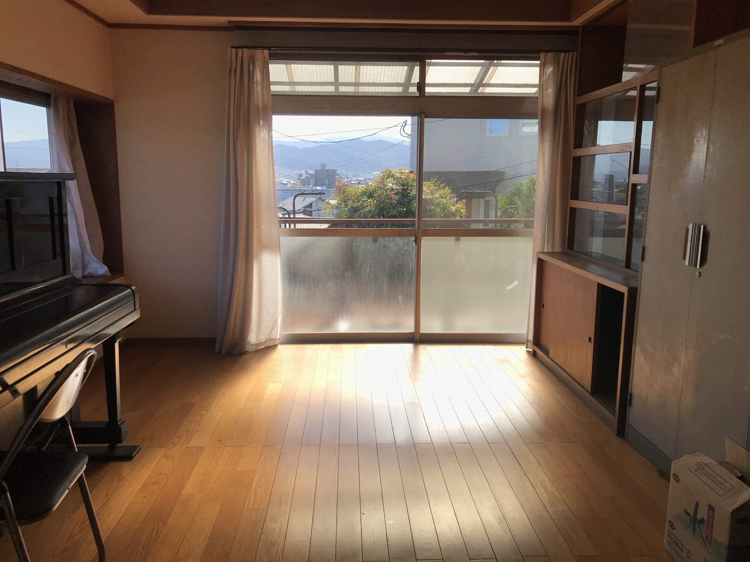 南区の景色を一望できる高台に佇む一軒家