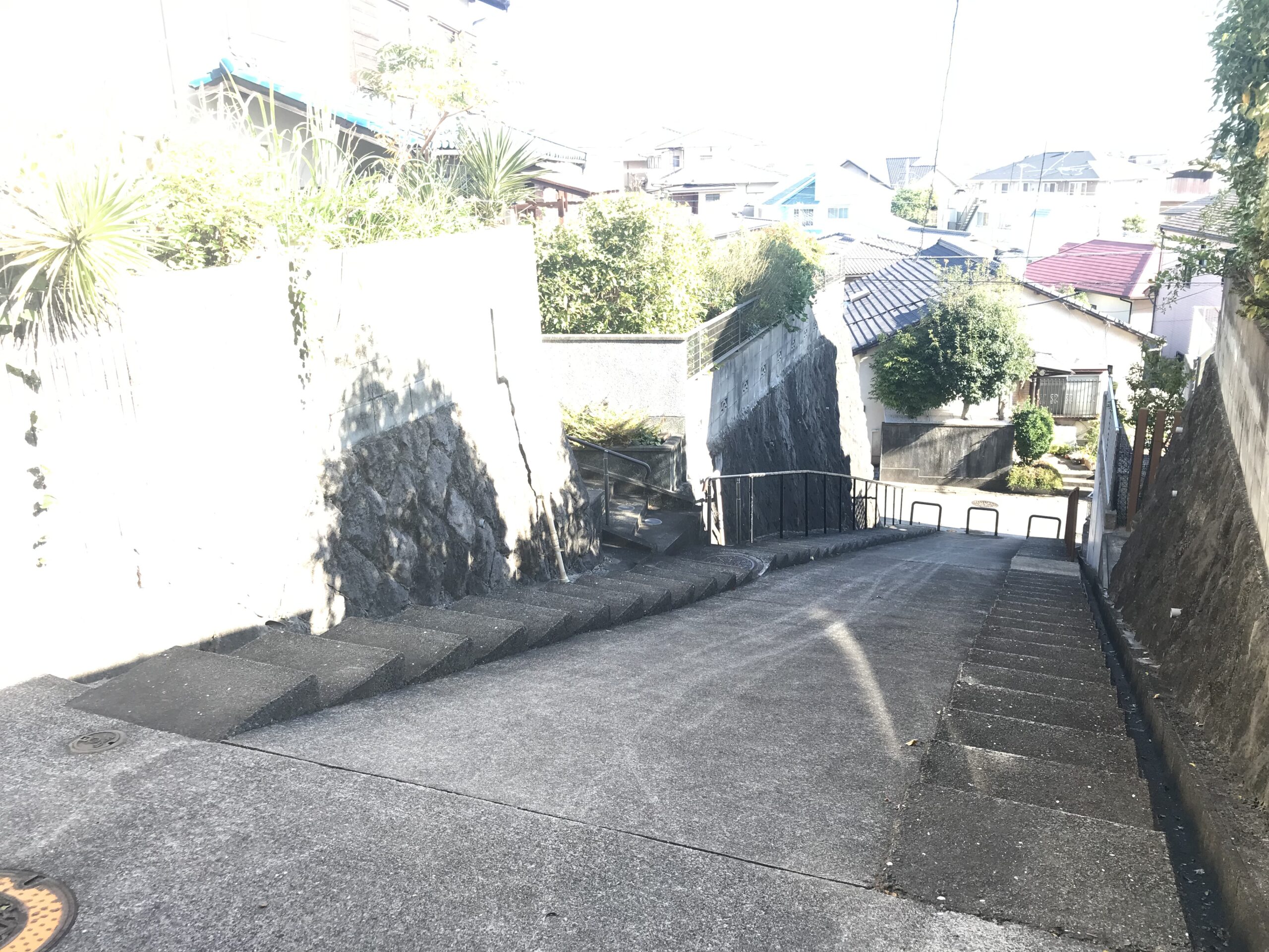 南区の景色を一望できる高台に佇む一軒家