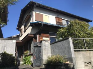 南区の景色を一望できる高台に佇む一軒家