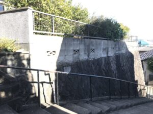 南区の景色を一望できる高台に佇む一軒家